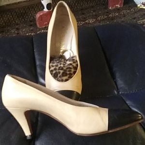 Chanel Pumps